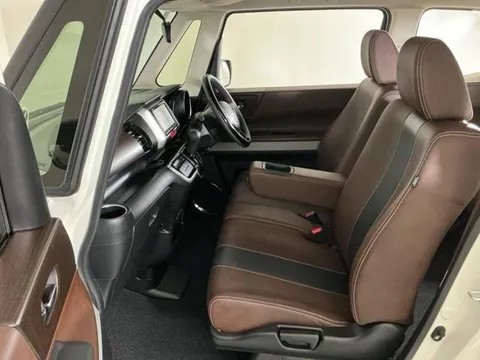 Honda N-BOX Slash