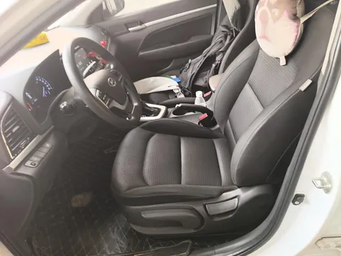 Hyundai Elantra (Avante)