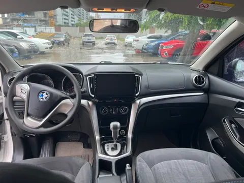 Venucia T70