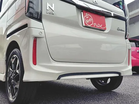 Honda N-BOX Custom