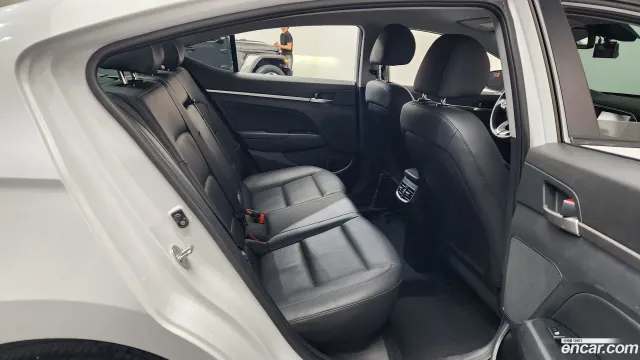 Hyundai Elantra (Avante)