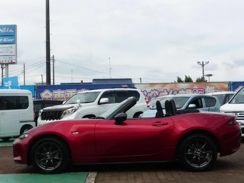 Mazda MX-5 (Roadster)