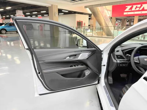 Cadillac CT4