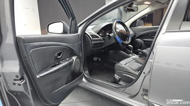 Renault SM3