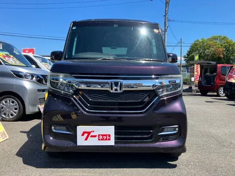 Honda N-BOX Custom