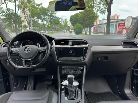 Volkswagen Tiguan L