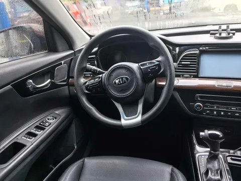 Kia K4