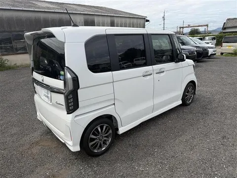 Honda N-BOX Custom
