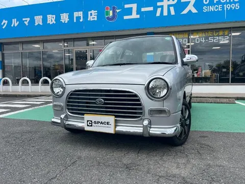 Daihatsu Mira Gino