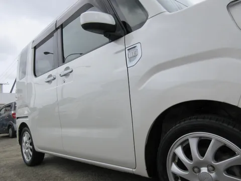 Toyota Pixis Mega