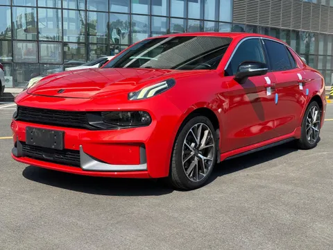 Lynk & Co 03