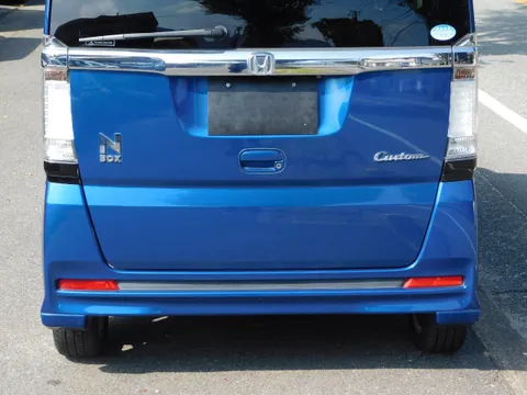 Honda N-BOX Custom