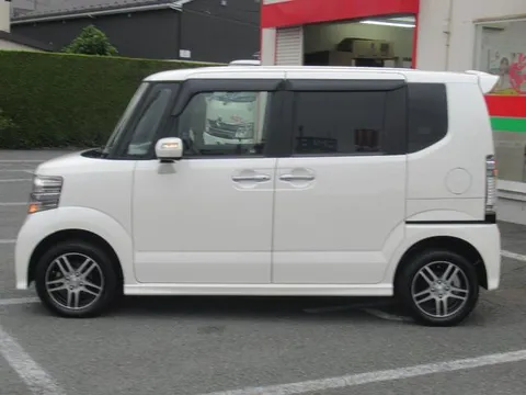 Honda N-BOX Custom