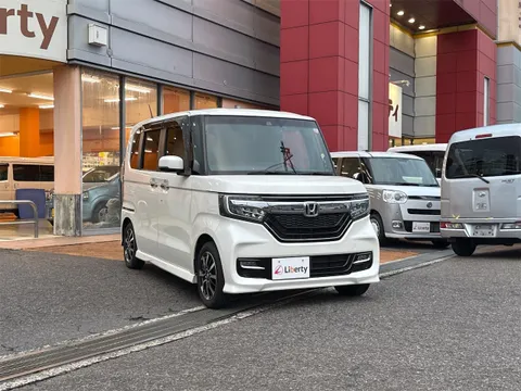Honda N-BOX Custom