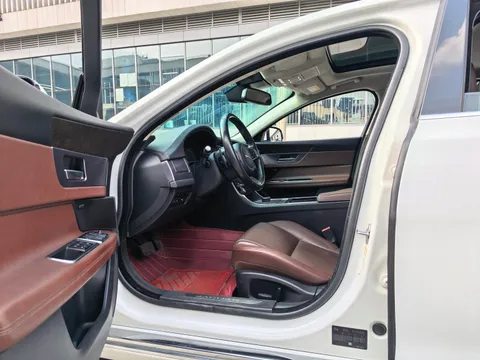 Jaguar XFL