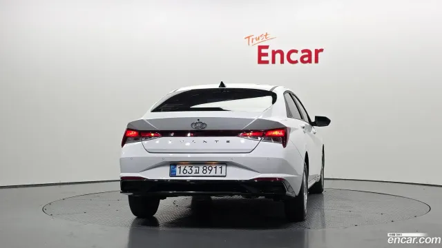 Hyundai Elantra (Avante)