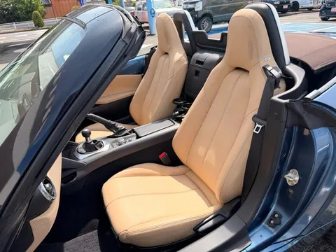 Mazda MX-5 (Roadster)