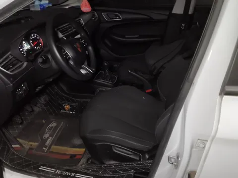 Roewe i5