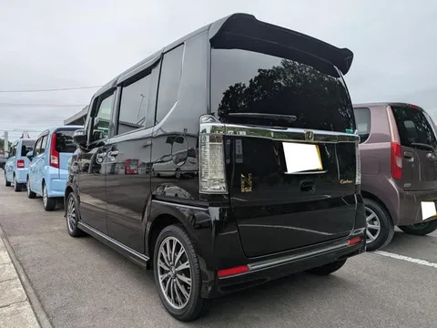 Honda N-BOX Custom