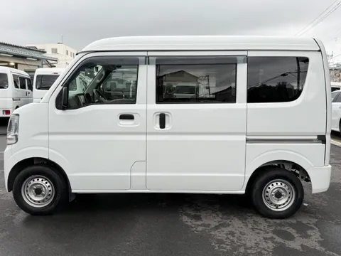 Mitsubishi Minicab Van