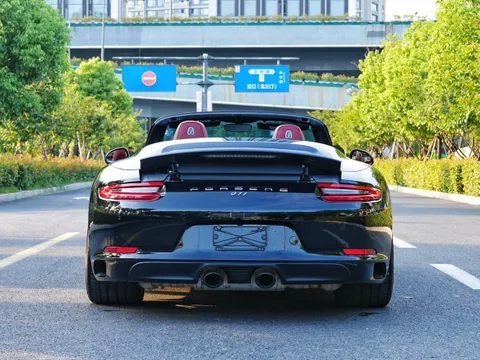 Porsche 911