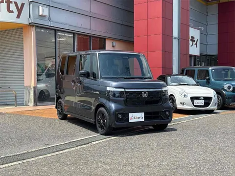 Honda N-BOX Custom