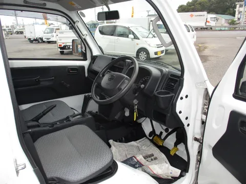 Nissan Clipper Truck