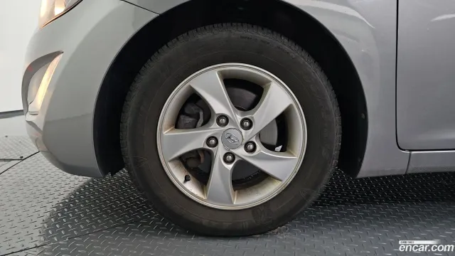 Hyundai Elantra (Avante)