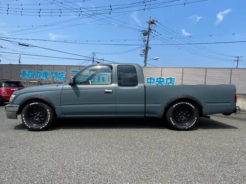 Toyota Hilux Sports Pick Up