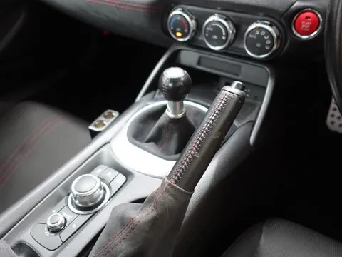 Mazda MX-5 (Roadster)