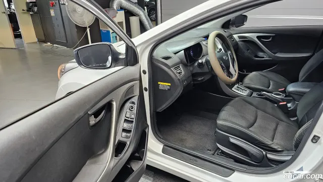 Hyundai Elantra (Avante)