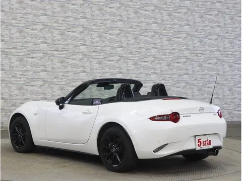 Mazda MX-5 (Roadster)