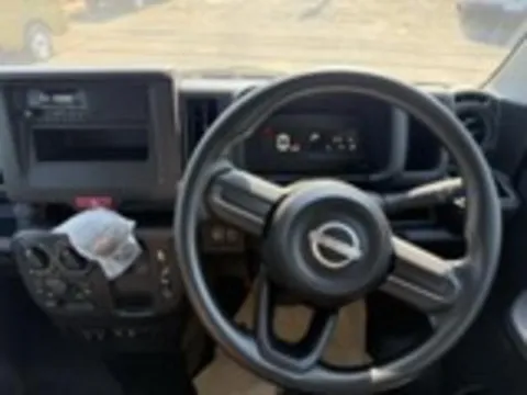 Nissan Clipper Van