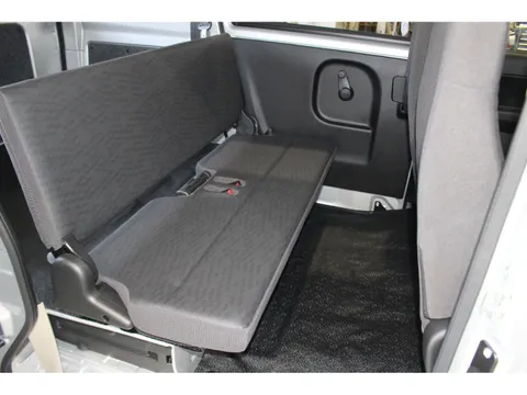 Nissan Clipper Van