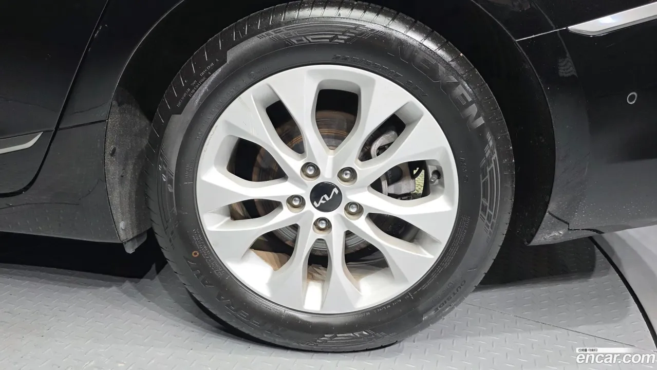 Kia K8