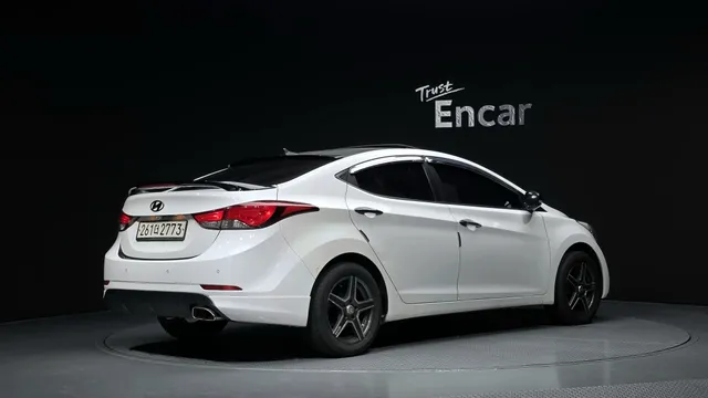 Hyundai Elantra (Avante)