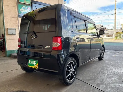 Toyota Pixis Space
