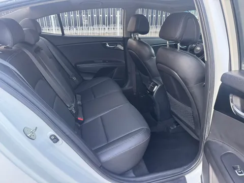 Kia K4