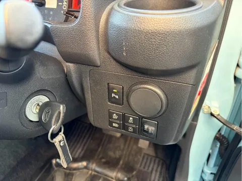 Daihatsu Mira Tocot