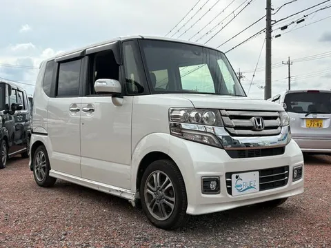 Honda N-BOX Custom