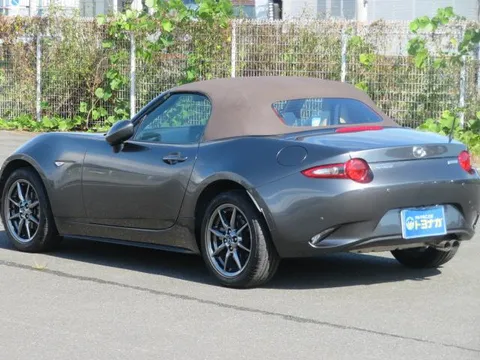 Mazda MX-5 (Roadster)