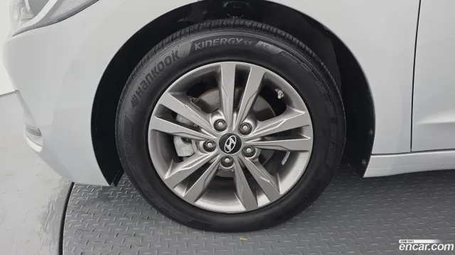 Hyundai Elantra (Avante)