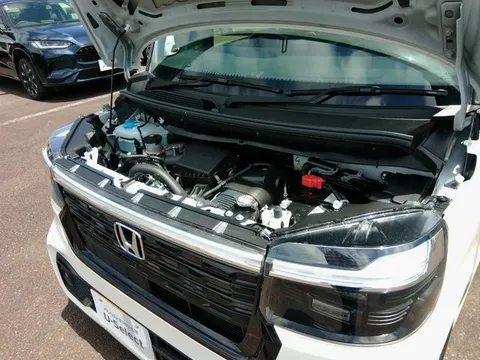 Honda N-BOX Custom