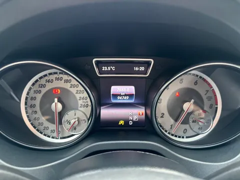 Mercedes-Benz Mercedes-Benz GLA