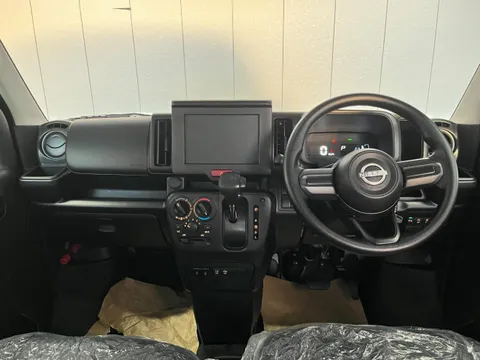 Nissan Clipper Van