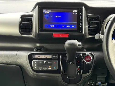 Honda N-BOX Slash