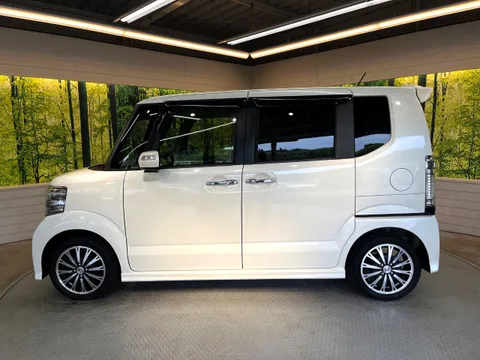 Honda N-BOX Custom