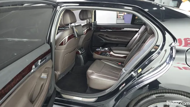 Genesis G90 (EQ900)
