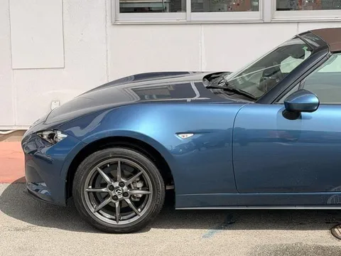 Mazda MX-5 (Roadster)