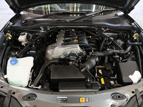 Mazda MX-5 (Roadster)